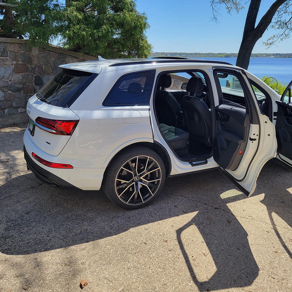 Car photo 11