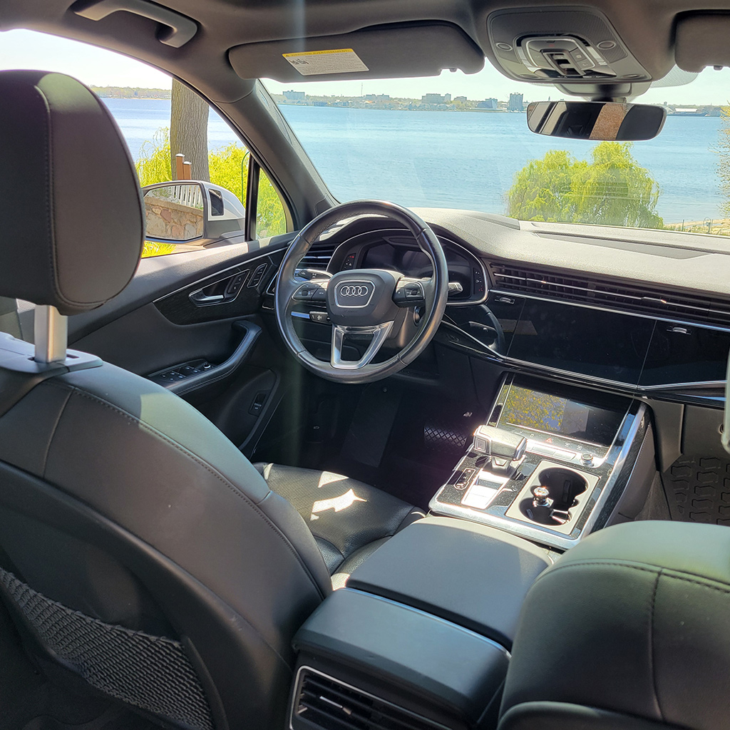 Car photo 14