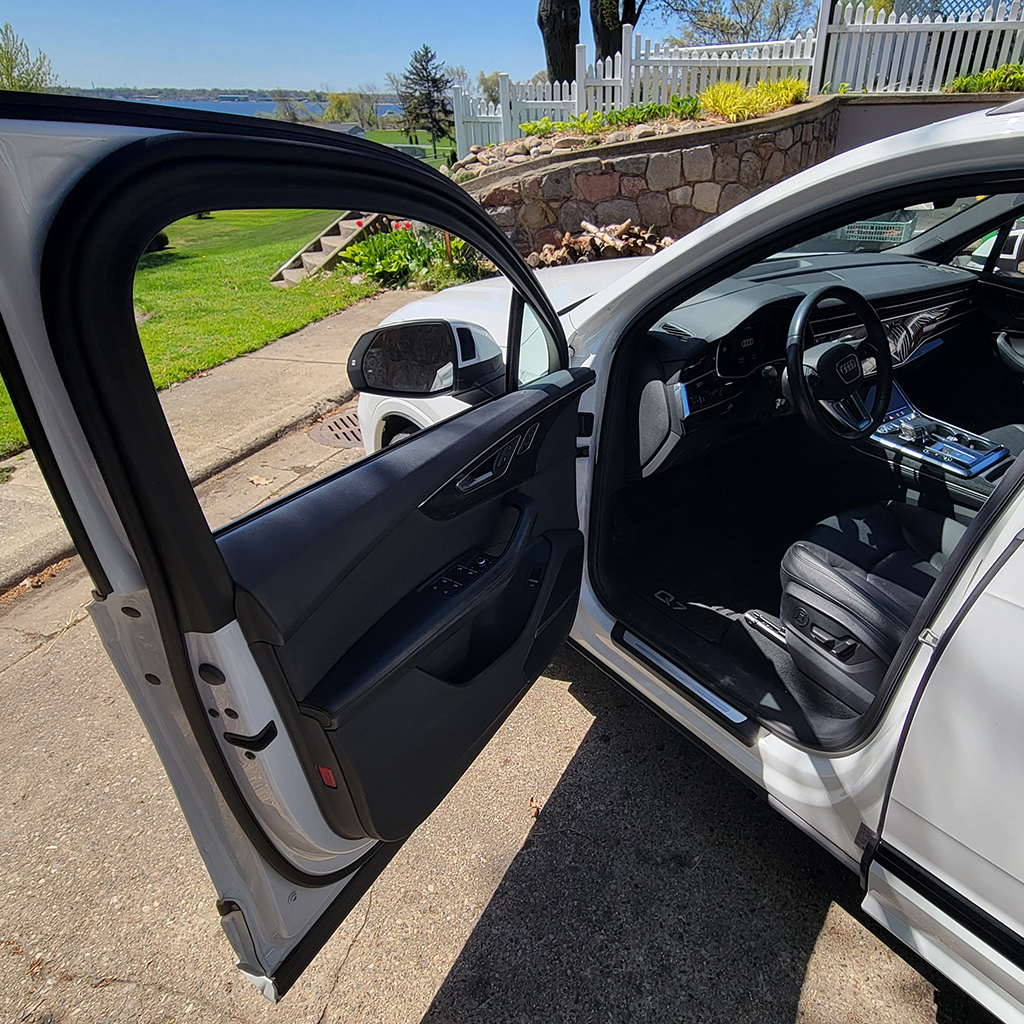 Car photo 6
